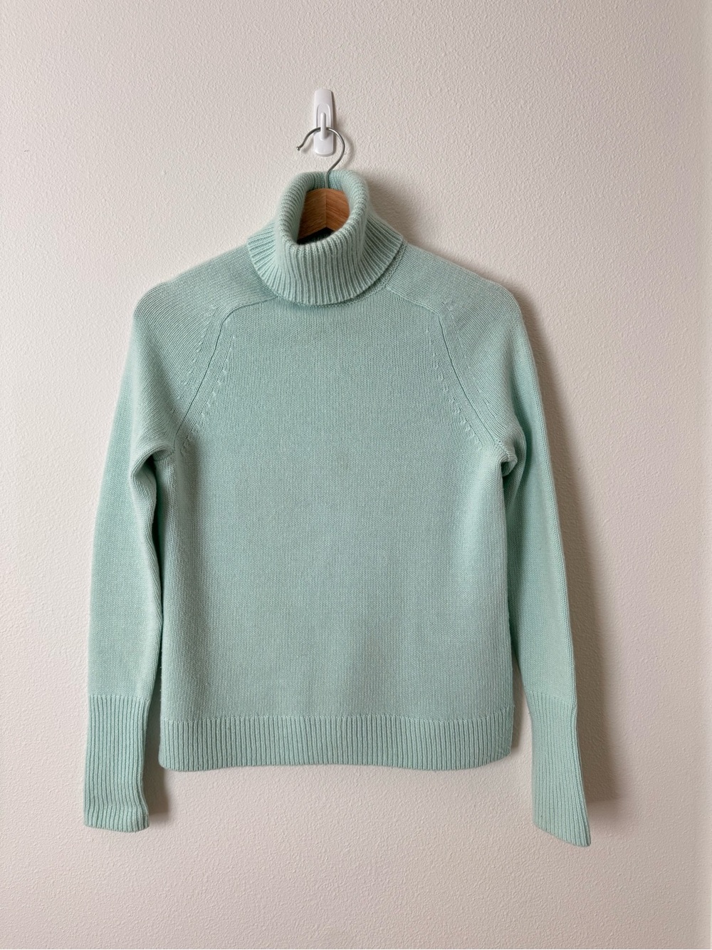 J. Crew Mint Green Ribbed Turtleneck Cashmere blend Sweater Excellent Cond. XS